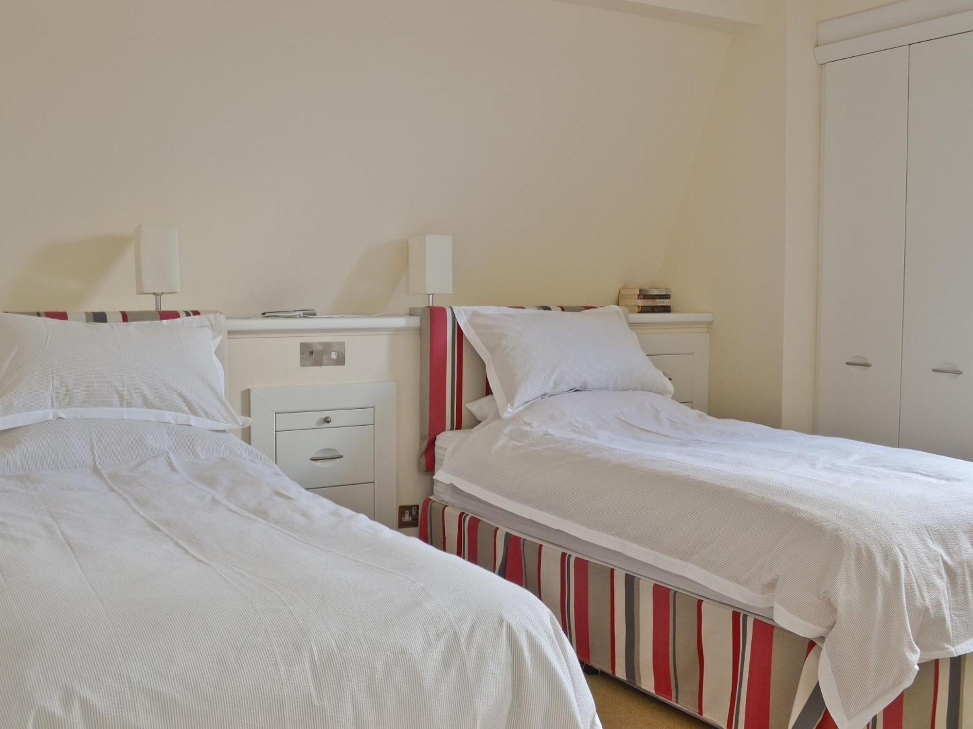 Waterside Villa Tighnabruaich Bagian luar foto